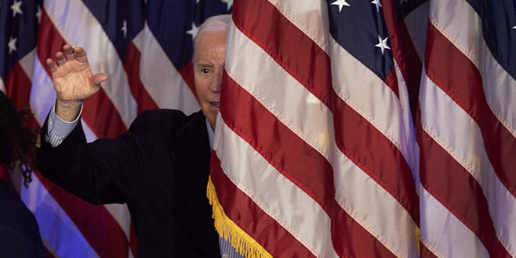 Biden reafirma su candidatura a pesar de confusión sobre el año de elecciones