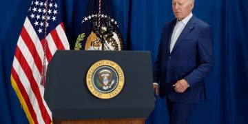 Biden asegura que volverá la semana próxima a la campaña electoral mientras arrecian las presiones para que se retire