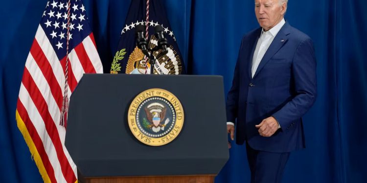 Biden asegura que volverá la semana próxima a la campaña electoral mientras arrecian las presiones para que se retire