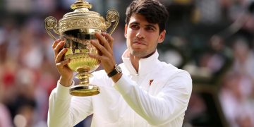 Carlos Alcaraz derrota a Djokovic 6-2, 6-2, 7-6(4) y conquista en Londres su cuarto título de Grand Slam