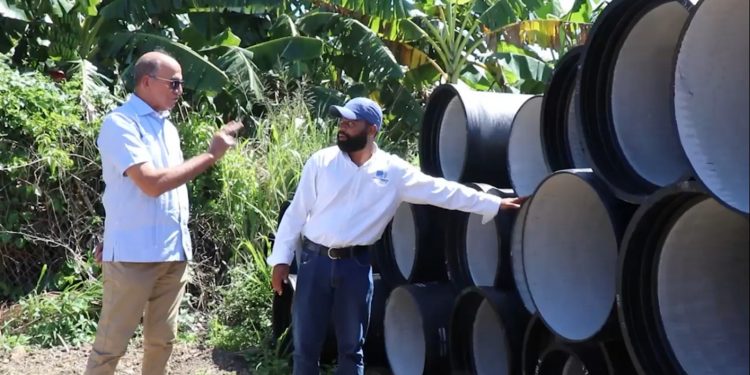 Director general de Coraasan recibe tuberías para proyecto mejoramiento de servicio en Puñal