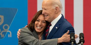 Kamala Harris agradece a Biden y confirma su aspiración presidencial
