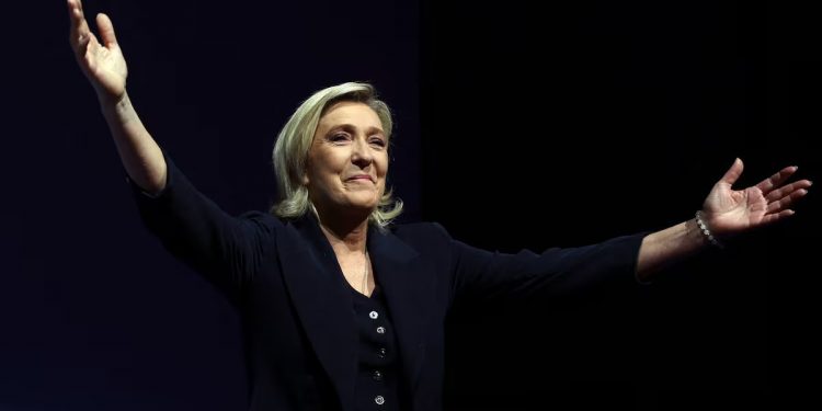 La extrema derecha de Le Pen vence en la primera vuelta de las legislativas de Francia sin asegurarse la mayoría absoluta