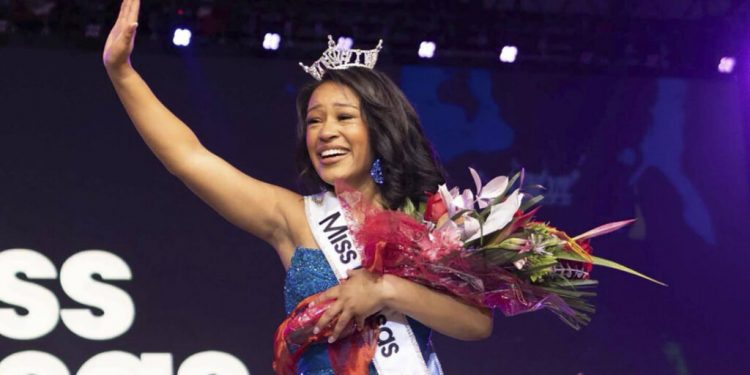 Reina de belleza denuncia a su abusador durante su coronación