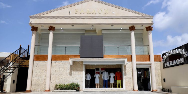 Diseñador Faraón inaugura el «Palacio de las Chacabanas» al ampliar sus instalaciones corporativas