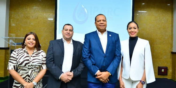 Envasadores agua del Cibao y Proconsumidor acuerdan soluciones para proteger el líquido