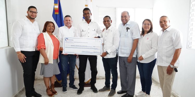 Proindustria aporta RD 20.7 millones para construir dos naves industriales en Zona Franca de San Juan
