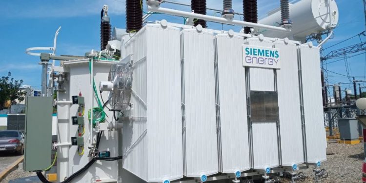 Edenorte cambia transformadores para mejorar suministro eléctrico