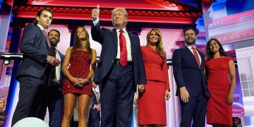 Trump cierra la Convención Republicana con un llamamiento a la unidad tras intento de magnicidio