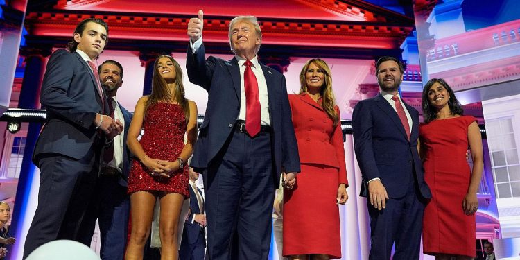 Trump cierra la Convención Republicana con un llamamiento a la unidad tras intento de magnicidio
