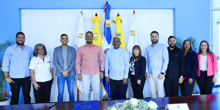 La UCATECI firma acuerdo con el ministerio de la juventud