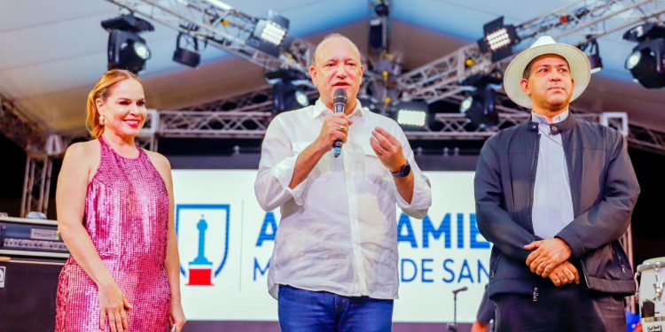 Alcalde Ulises Rodríguez exhorta a mejorar la Marca Santiago y resalta Fiestas Patronales