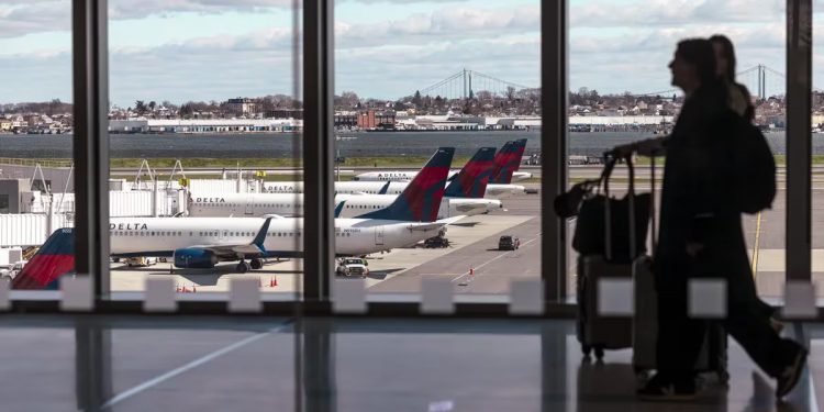 Apagón informático global afecta a bancos, aeropuertos y más