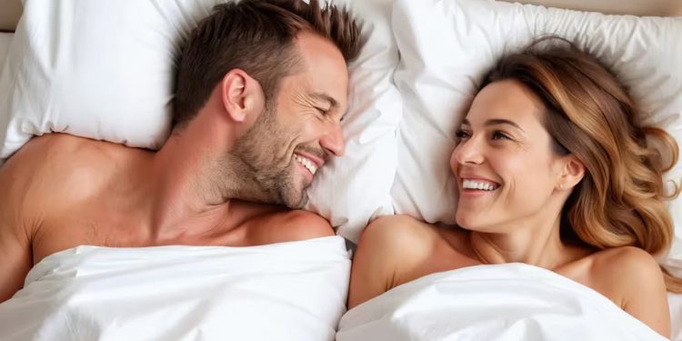 Método escandinavo: cómo dormir bien en pareja sin perder cercanía