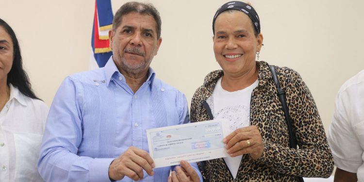 Ministerio de Agricultura lleva Ayuda a productores de María Trinidad Sánchez afectados por desastres naturales