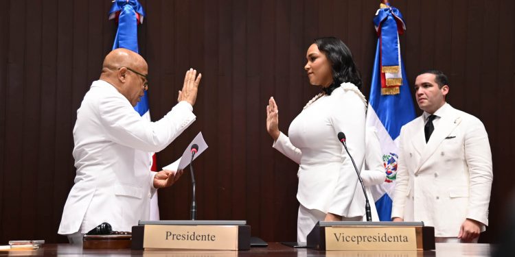 Dharuelly D´Aza nueva vicepresidenta de la Cámara de Diputados de la RD