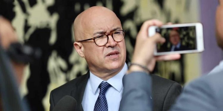 Crítica de Domínguez Brito al Gobierno: «Vivimos en el país de las maravillas de Alicia»