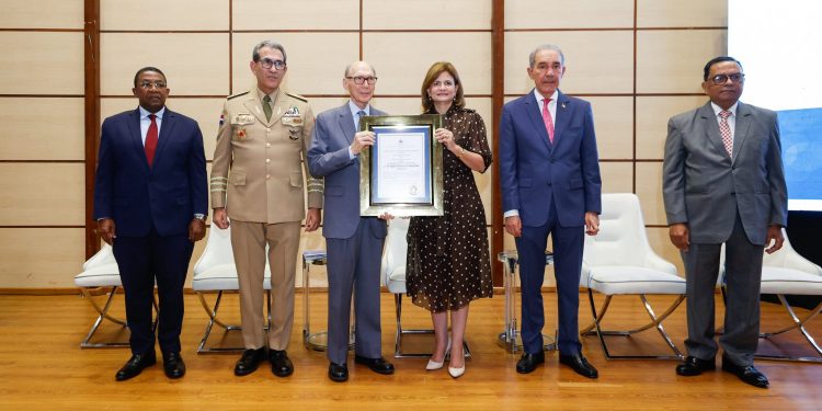 Gobierno Dominicano entrega Premio Nacional de las Ciencia 2024 a 11  destacados investigadores