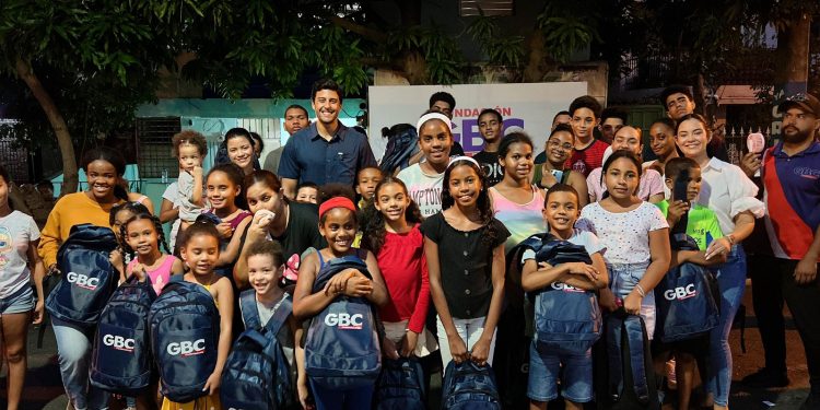 Fundación GBC entrega útiles escolares a miles de estudiantes de escasos recursos para garantizar su regreso a clases