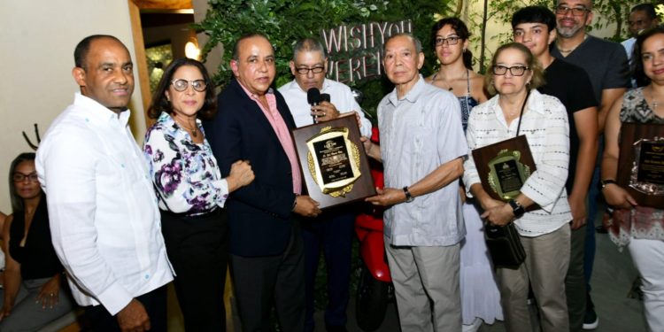 Grupo de los 100 y Gobernación reconocen aportes de José Ramón Ruiz a la comunidad dominicana