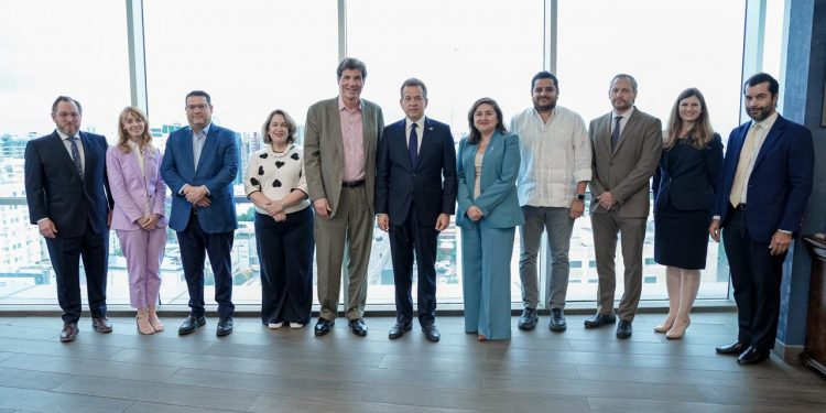 Ministro Bisonó y Subsecretario Fernández refuerzan colaboración EE.UU.-RD en áreas clave
