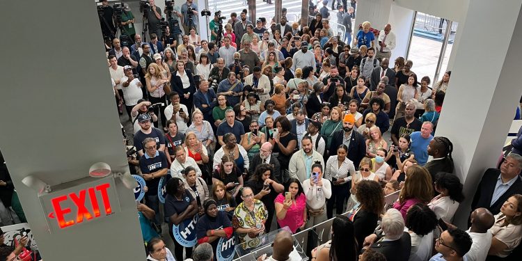 Juan Tapia Mendoza destaca contribuciones democráticas en salud pública durante evento en Nueva York