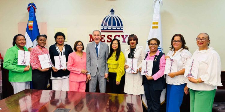 MESCyT lanza manual de práctica profesional supervisada para internado de enfermería