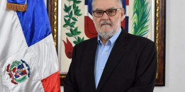 Presidente Abinader designa a Miguel Ceara Hatton como superintendente de Salud y Riesgos Laborales