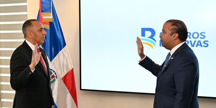 Nelson Arroyo asume la vicepresidencia ejecutiva de Seguros Reservas, sucediendo a Víctor Rojas