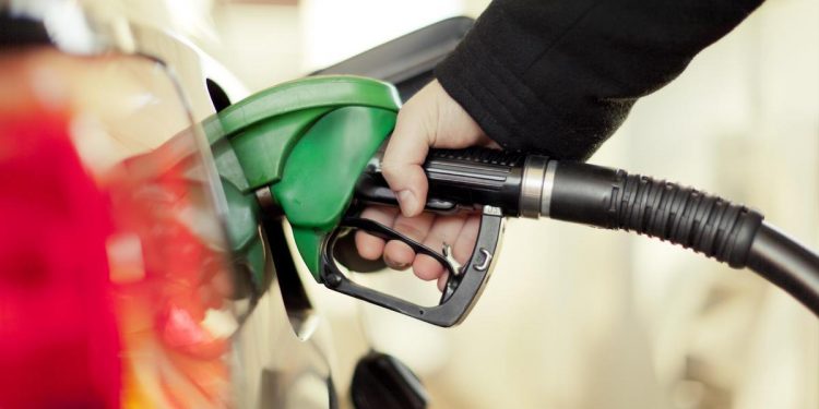 Gobierno mantiene precios de combustibles invariables con subsidios de más de 255 millones de pesos