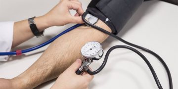 Cómo medir la presión arterial: prácticas correctas y errores comunes