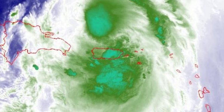 Tormenta tropical Ernesto se acerca a Puerto Rico con riesgo de convertirse en huracán