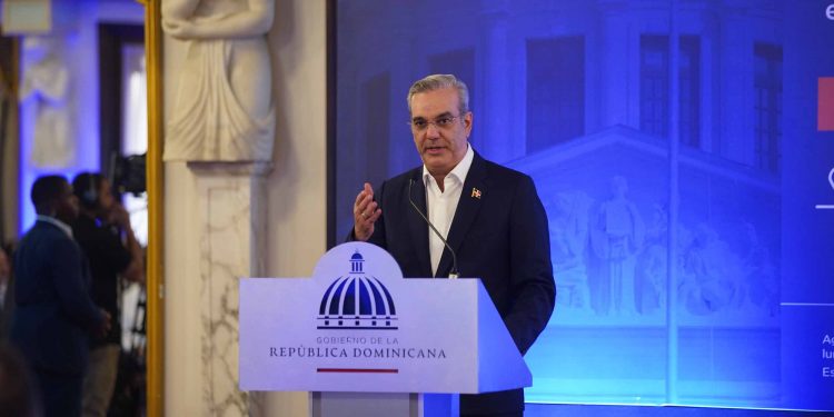 Presidente Abinader anuncia entrega de 110 Mil títulos de propiedad y promete triplicar la cifra en el próximo cuatrenio