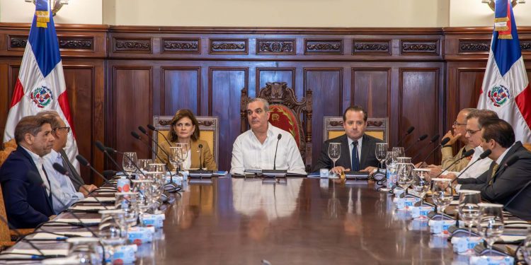 Presidente Abinader encabeza Consejo de Ministros para conocer presupuesto de RD$1.48 Billones para 2025