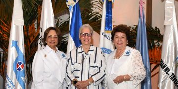 La Dra. Rosa Mary Rodríguez Buñols impartió la conferencia «El camino hacia una vida plena»