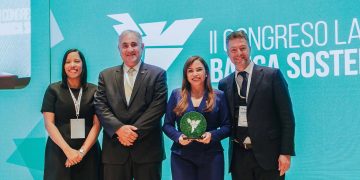Banreservas recibe premio internacional por Bancarizar es Patria