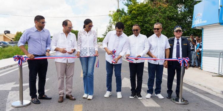 Ministro Collado inaugura reconstrucción de calle Pastor Domingo de la Cruz en Verón, Punta Cana, para mejorar tránsito y calidad de vida