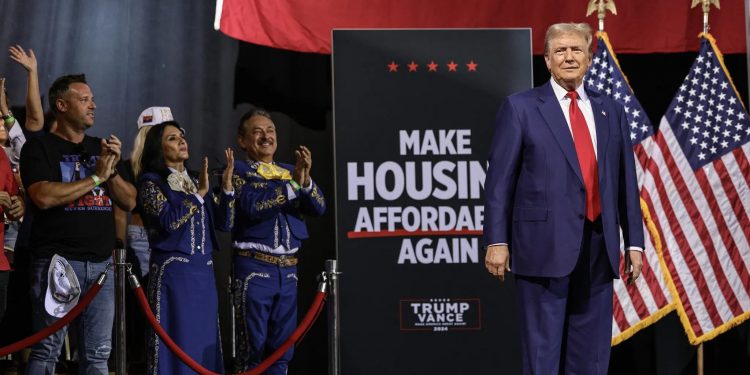 Trump avanza en encuestas recientes en estados clave del Cinturón del Sol