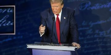 Donald Trump asegura que migrantes «comen perros y gatos» en Ohio durante tenso debate con Kamala Harris