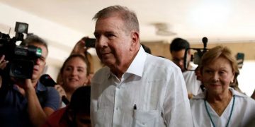 Edmundo González Urrutia solicita asilo en España tras abandonar Venezuela