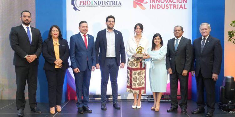 Empresas SOS Carbon y SOS Biotech ganan premios de Proindustria por su innovación y sostenibilidad