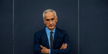 Jorge Ramos se despide de Univision tras 40 años como líder del periodismo latino