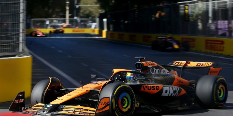 Piastri se lleva la victoria en el GP de Azerbaiyán; Sainz y Pérez chocan y pierden el podio