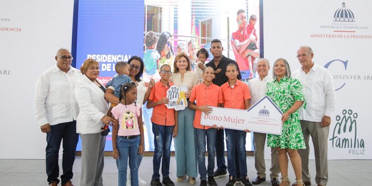 Raquel Peña inaugura obras por RD$300 millones en Pedro Brand y Villa Altagracia