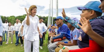 Raquel Peña reafirma el apoyo del Gobierno al Mundial Femenino Sub-17 durante visita a Santiago