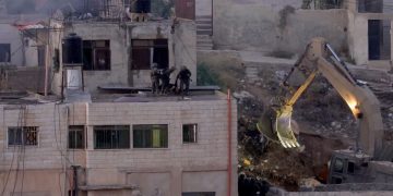 Soldados Israelíes lanzan cuerpos de palestinos desde azoteas en Cisjordania