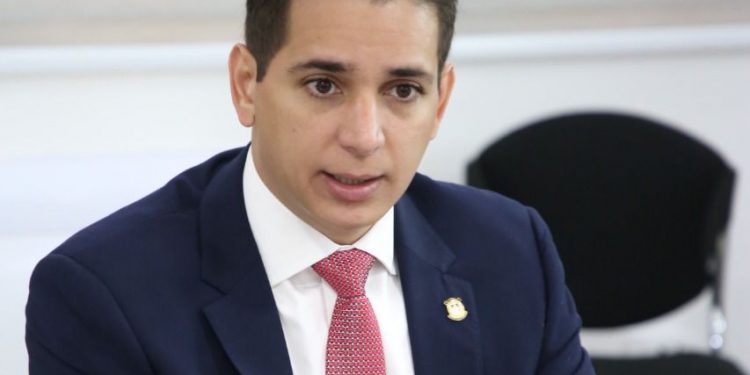 Víctor Fadul califica de insensata la propuesta de Reforma Constitucional y presenta alternativas