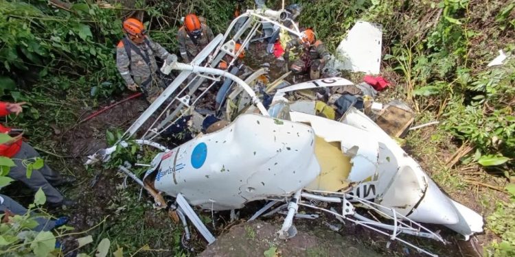 Helicóptero privado se estrella en zona montañosa de la provincia Santiago Rodríguez; dos sobrevivientes
