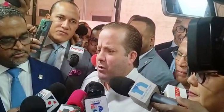 PRM acoge propuesta de sus legisladores de solo reducir 20 diputados