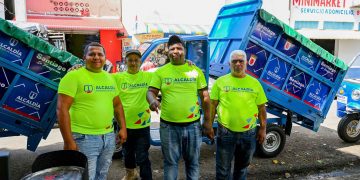 Alcaldía de Santiago entrega motos eléctricas para reforzar limpieza en el Hospedaje Yaque
